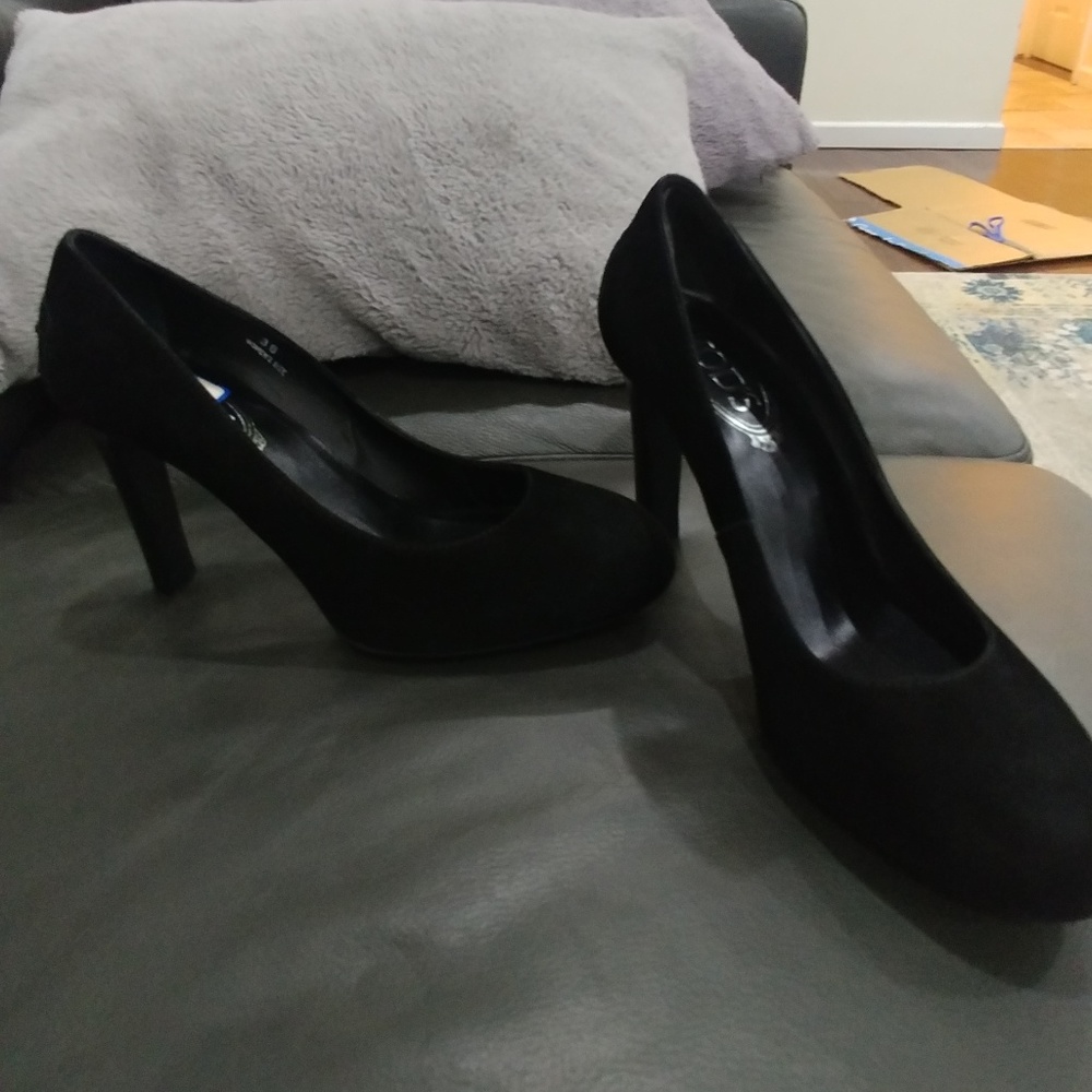 Tod's designer black suede high heel shoes size 8
